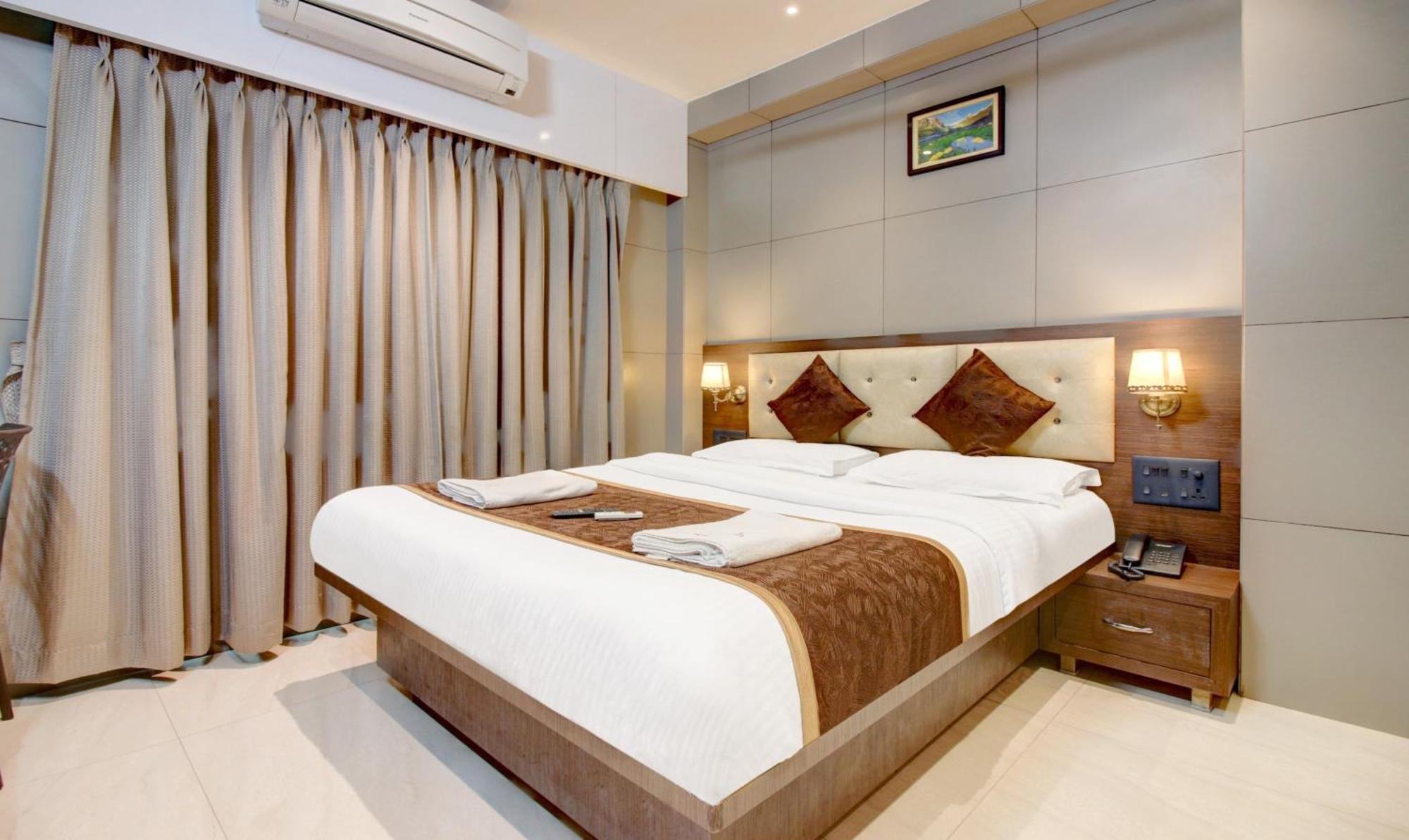 Hotel Leela Kalyan Ngoại thất bức ảnh
